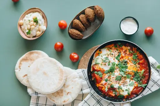 Tangy Falafel Hummus Plate
